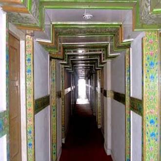 Shah Abbas Hotel At Dal Lake ศรีนาการ์ ภายนอก รูปภาพ